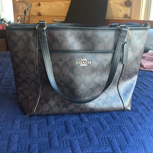 Beautiful brown on brown Coach satchel purse - Picture 2 of 14